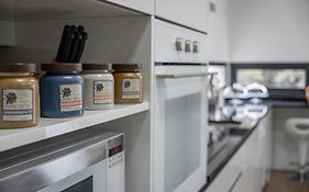 Made In2 Creative Guest House
